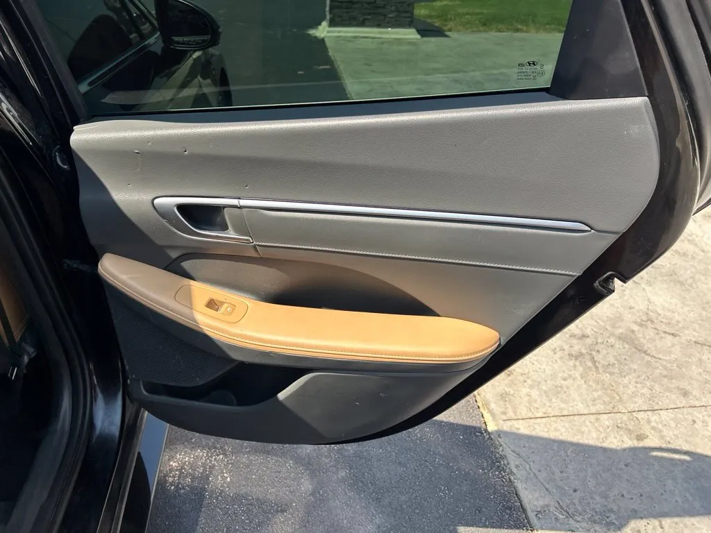 Hyundai Sonata photo 21