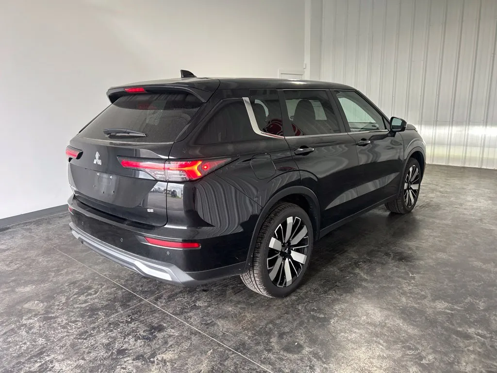 Mitsubishi Outlander photo 4