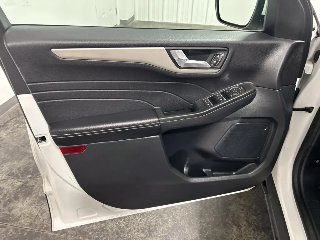 Ford Escape photo 14