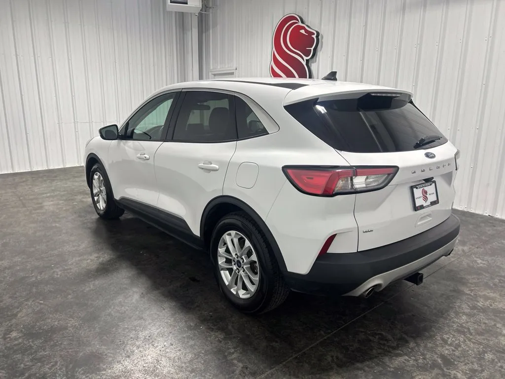 Ford Escape photo 2