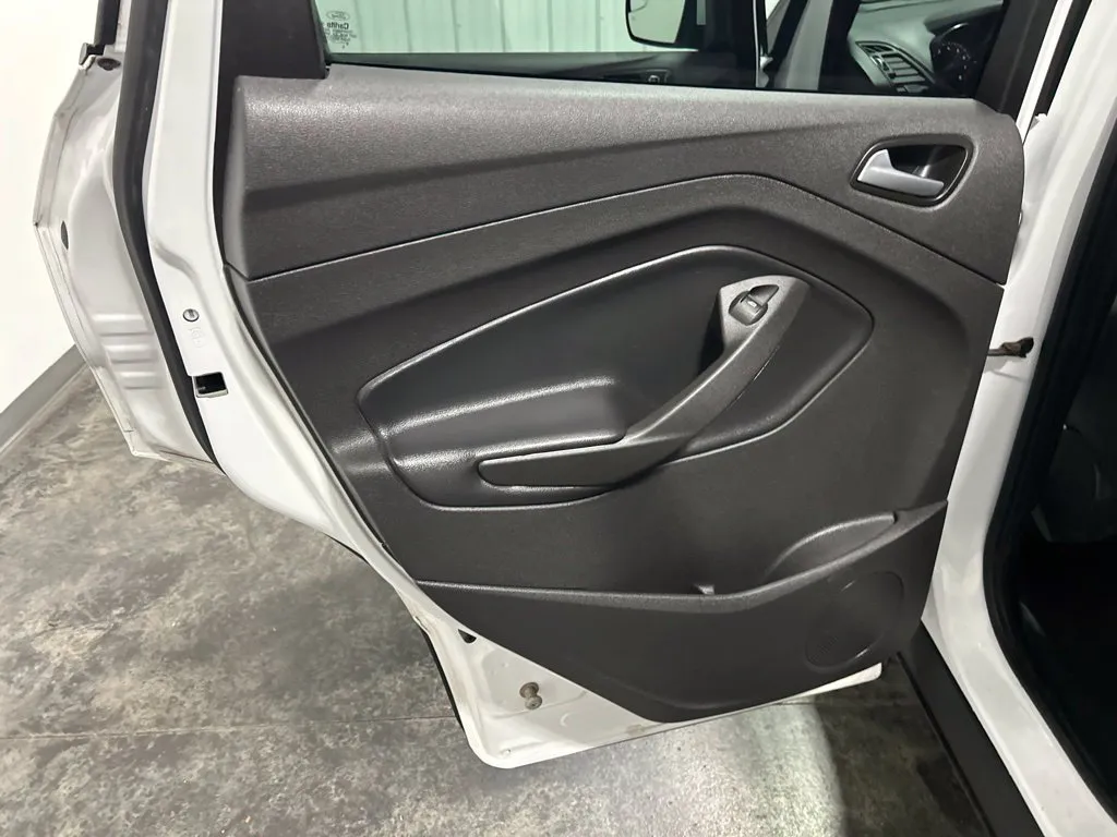 Ford Escape photo 16
