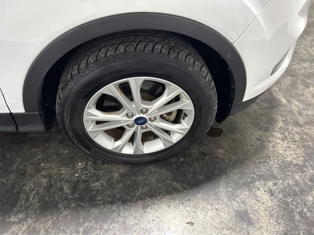 Ford Escape photo 10
