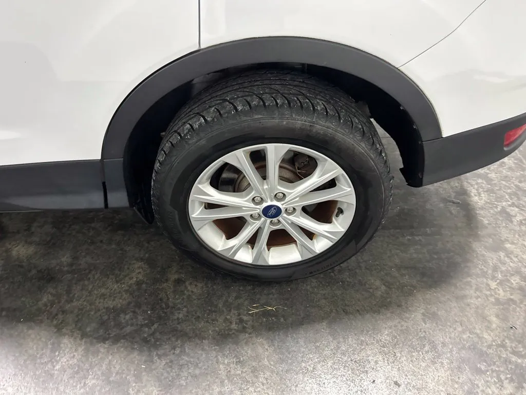 Ford Escape photo 8