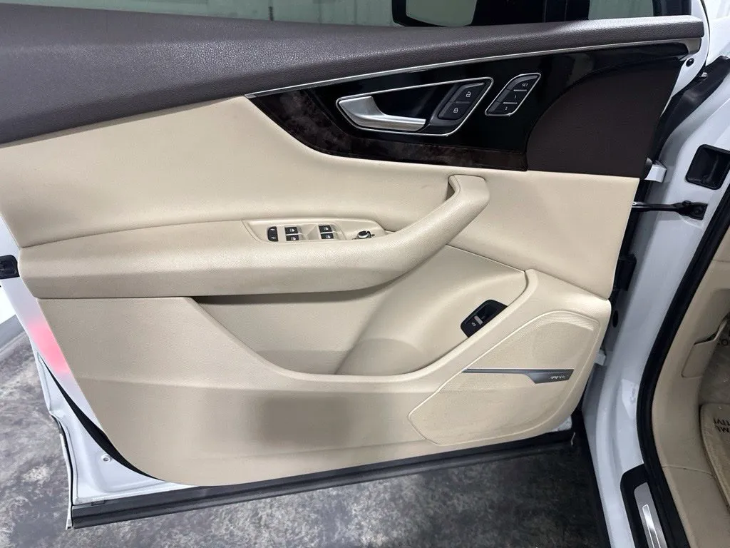Audi Q7 photo 11