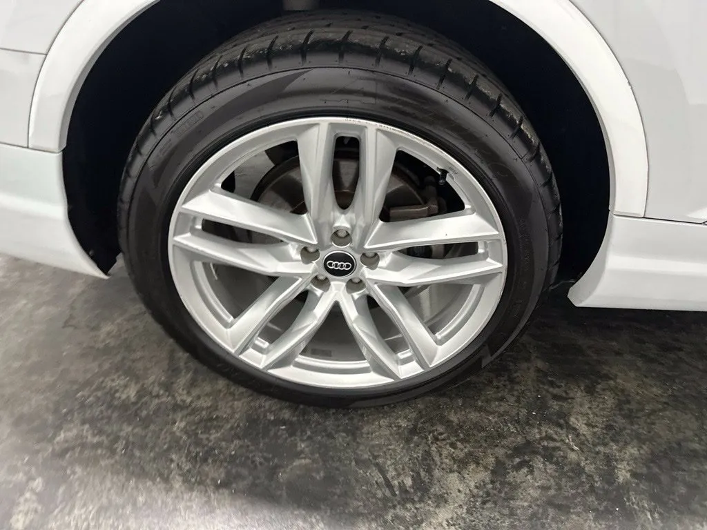 Audi Q7 photo 9