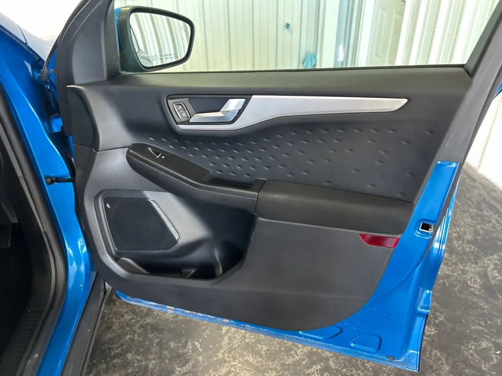 Ford Escape photo 18