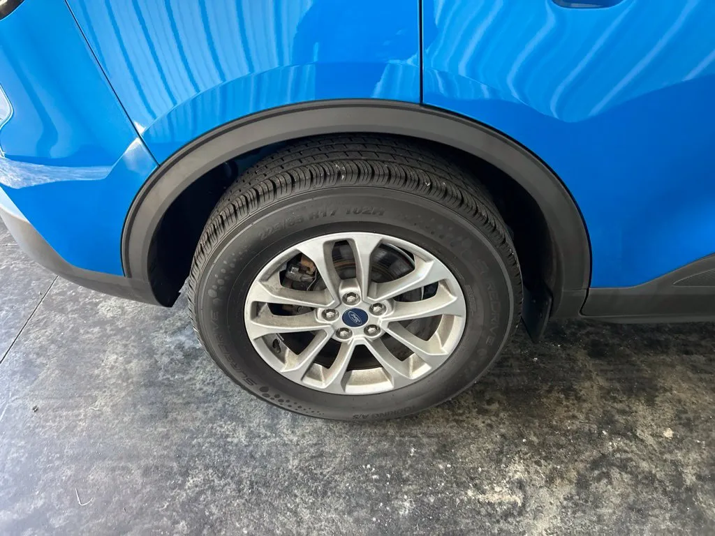 Ford Escape photo 9