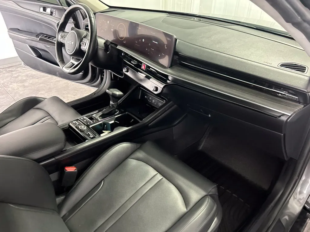 Kia K5 photo 17
