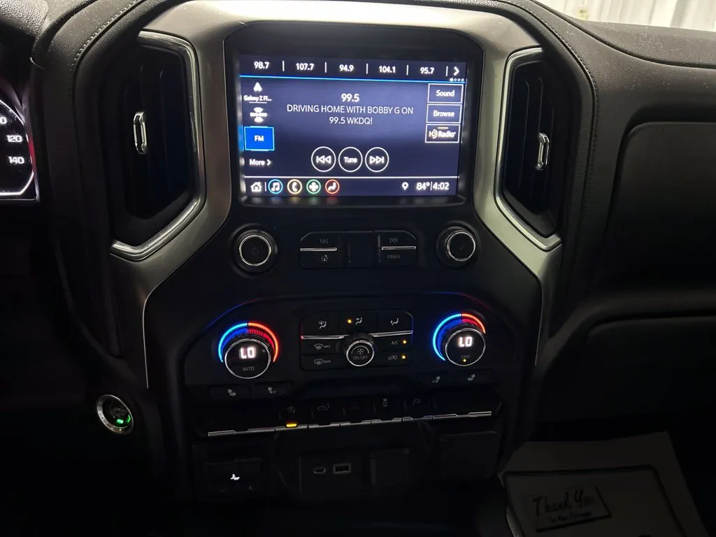 Chevrolet Silverado photo 27