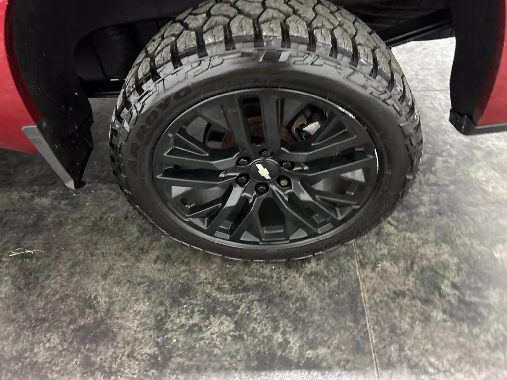 Chevrolet Silverado photo 8