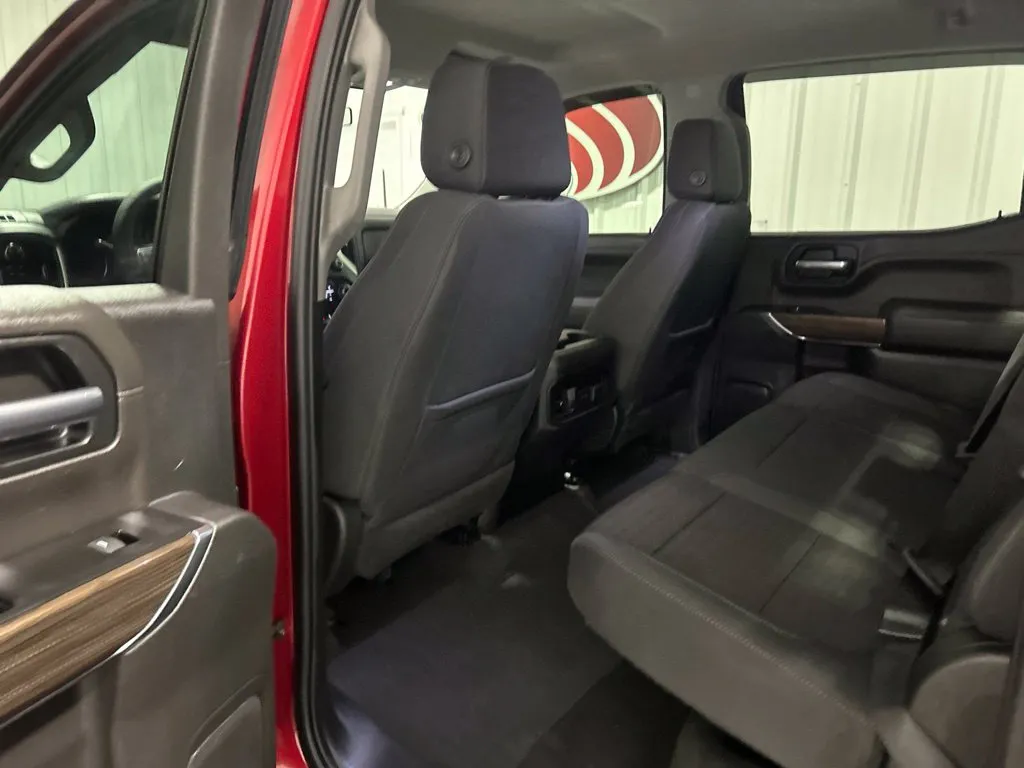 Chevrolet Silverado photo 18