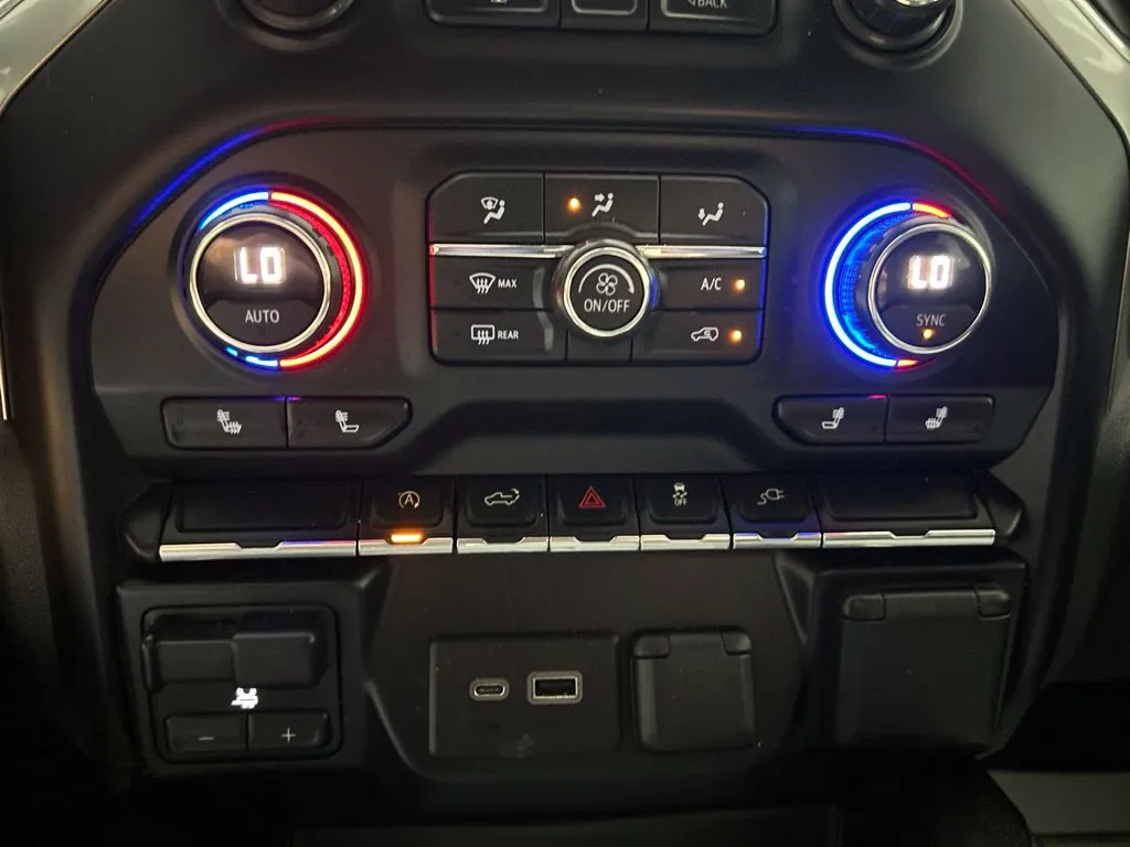 Chevrolet Silverado photo 33