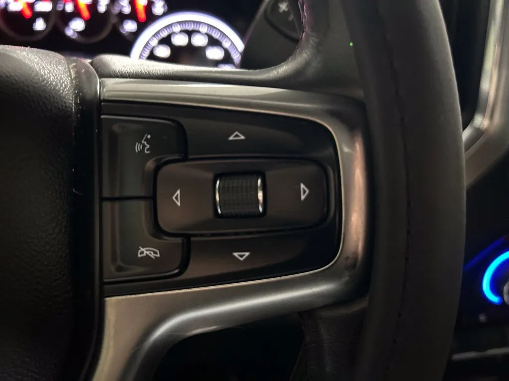 Chevrolet Silverado photo 29