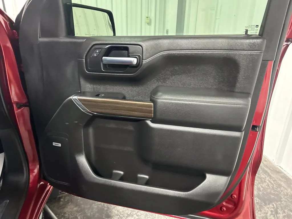 Chevrolet Silverado photo 23