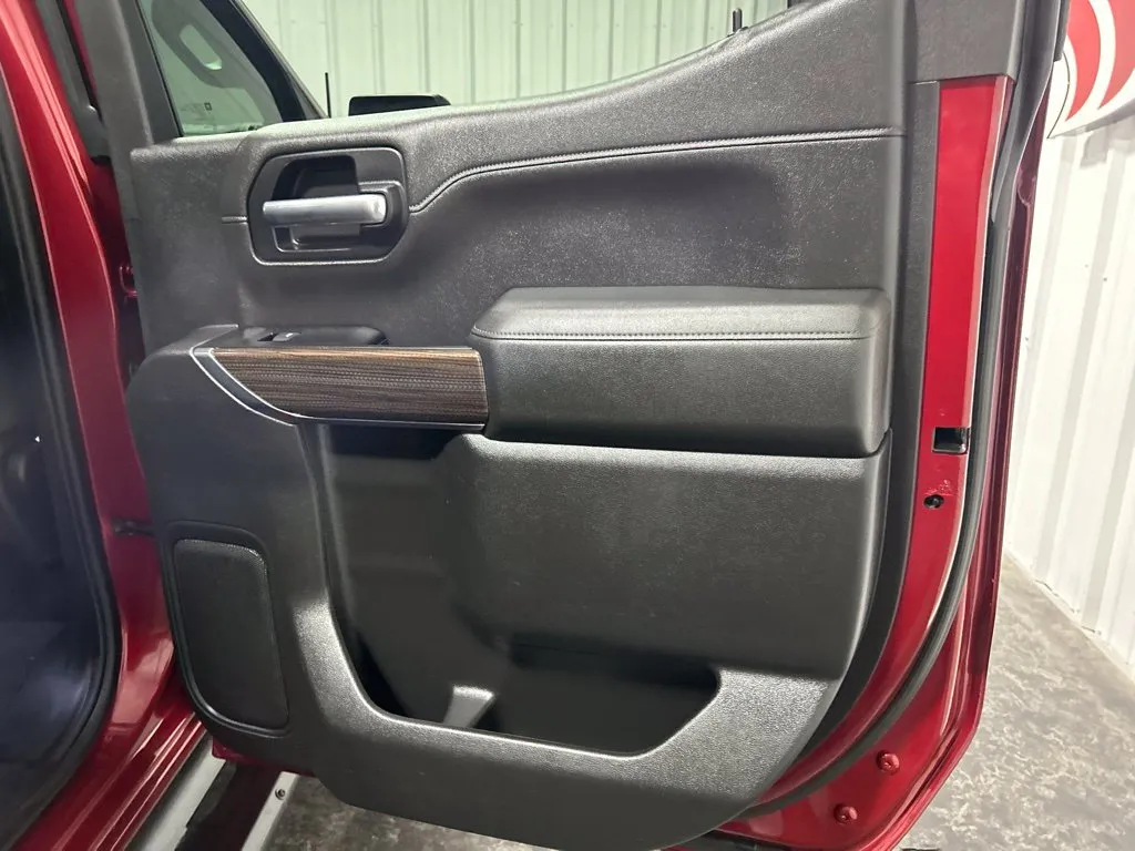 Chevrolet Silverado photo 26