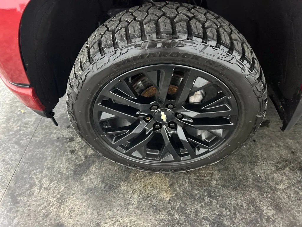 Chevrolet Silverado photo 7