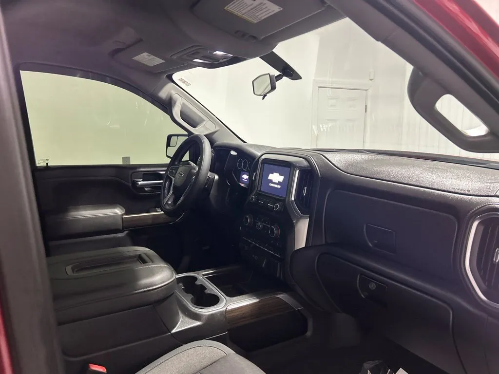 Chevrolet Silverado photo 21