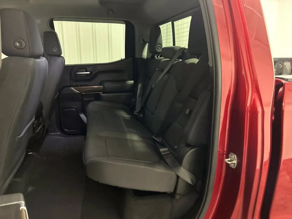 Chevrolet Silverado photo 17