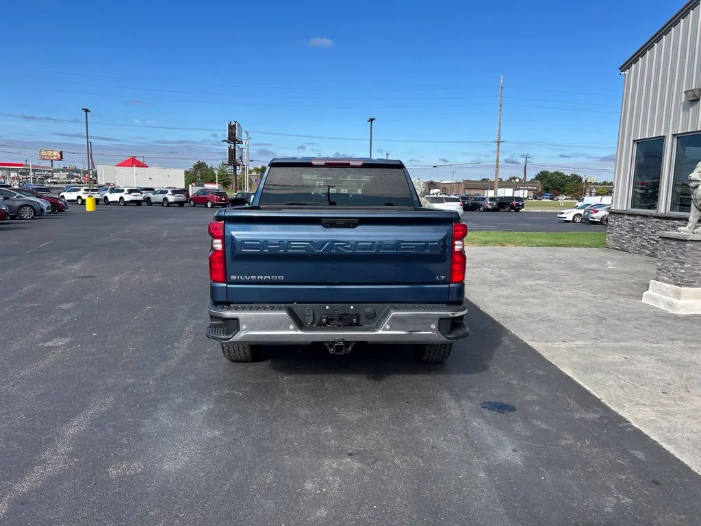 Chevrolet Silverado photo 5