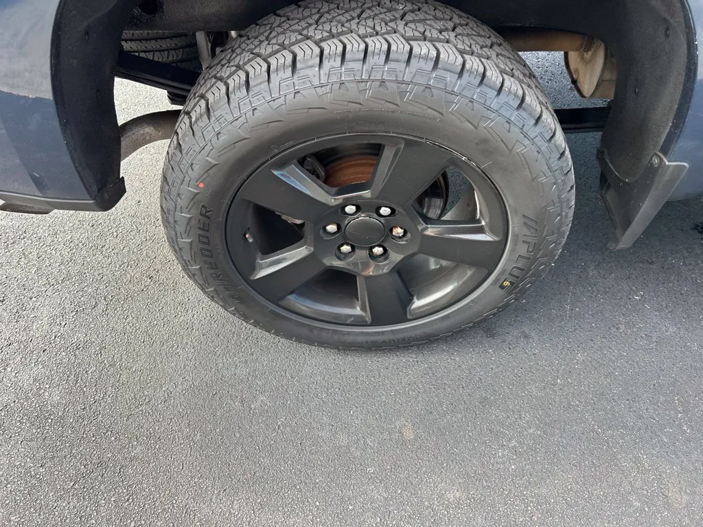 Chevrolet Silverado photo 12