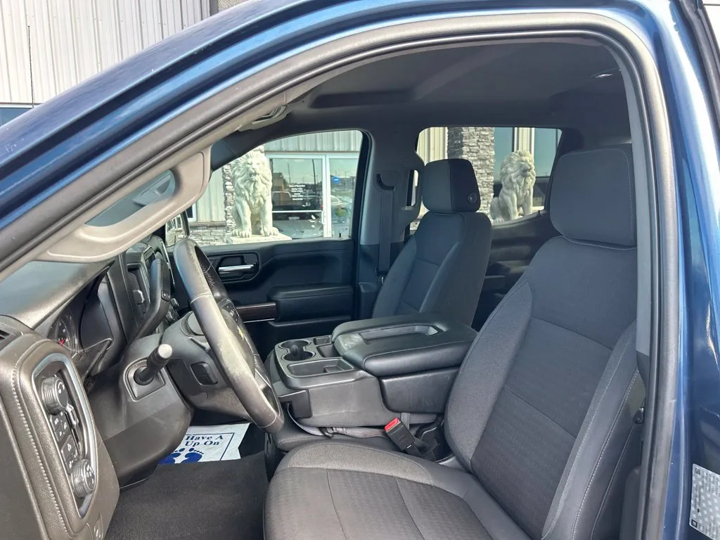 Chevrolet Silverado photo 14