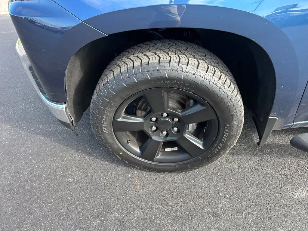 Chevrolet Silverado photo 10