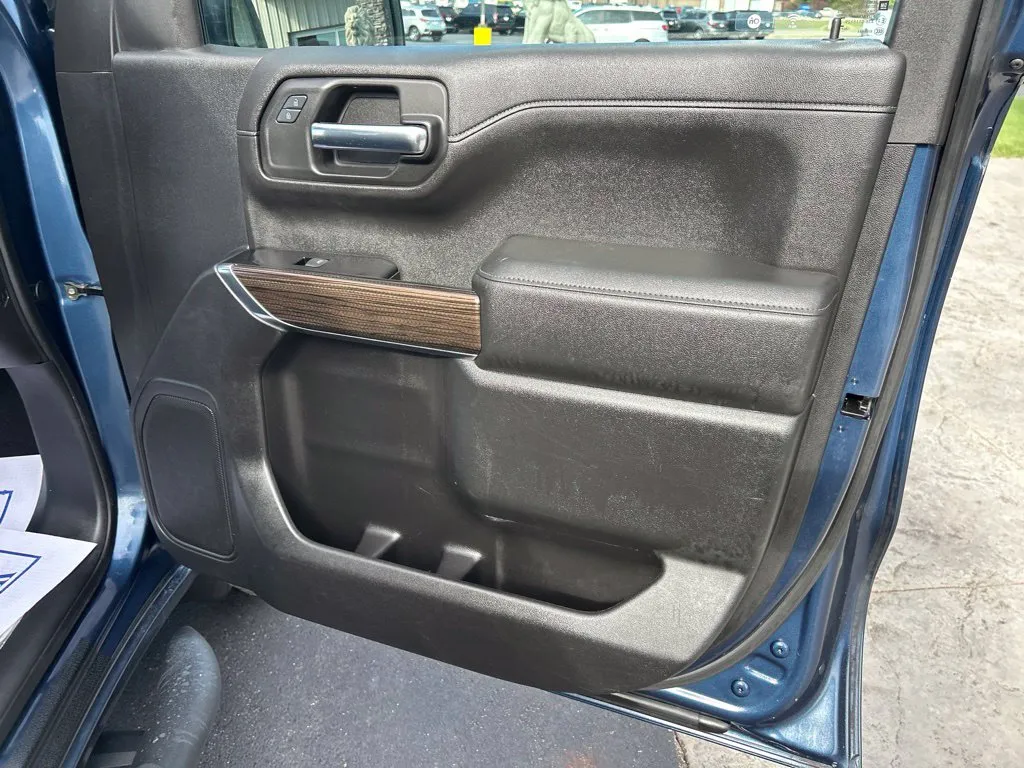 Chevrolet Silverado photo 21