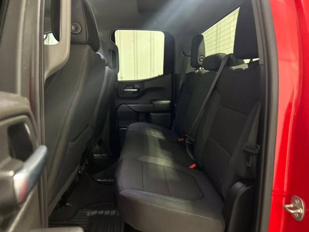 Chevrolet Silverado photo 16