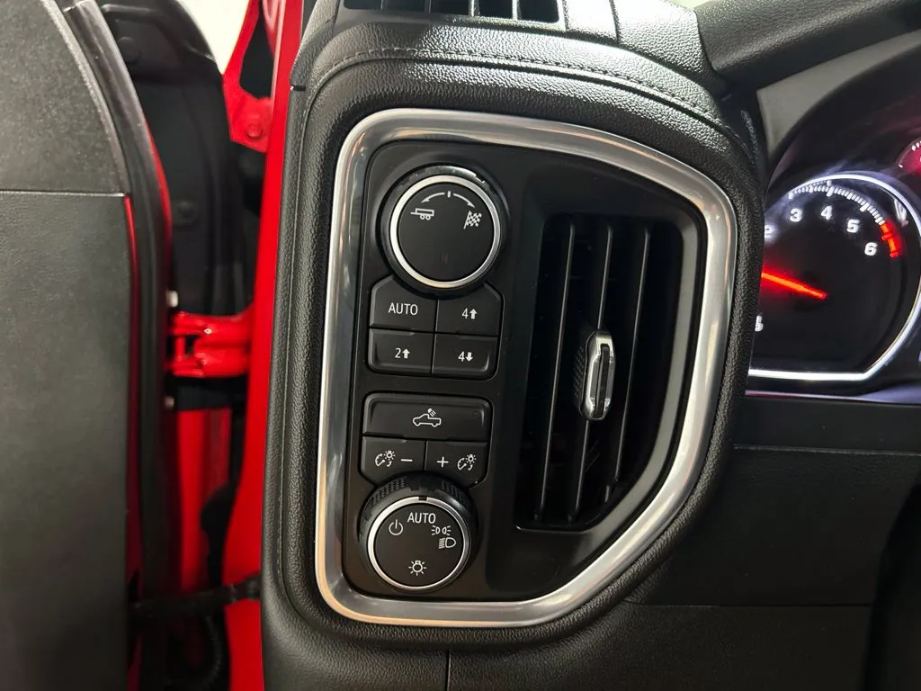 Chevrolet Silverado photo 28