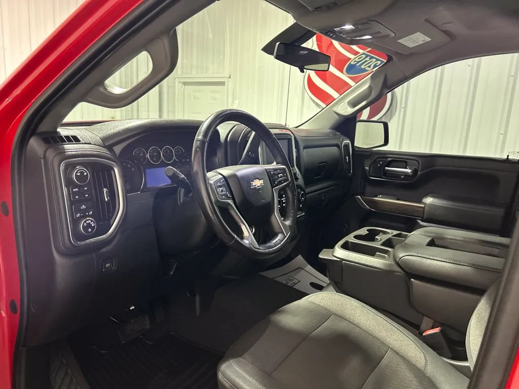 Chevrolet Silverado photo 13