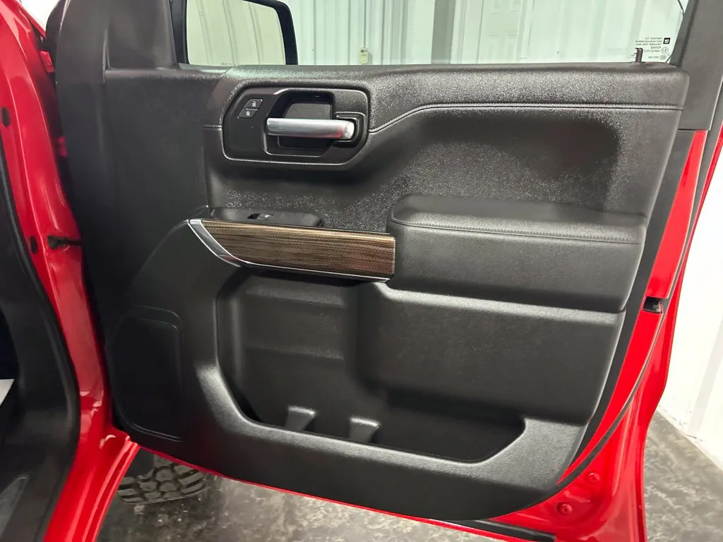 Chevrolet Silverado photo 20