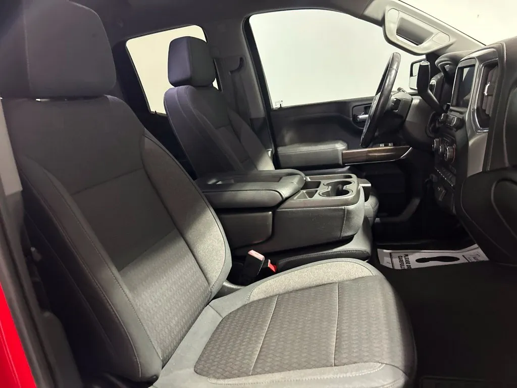 Chevrolet Silverado photo 19