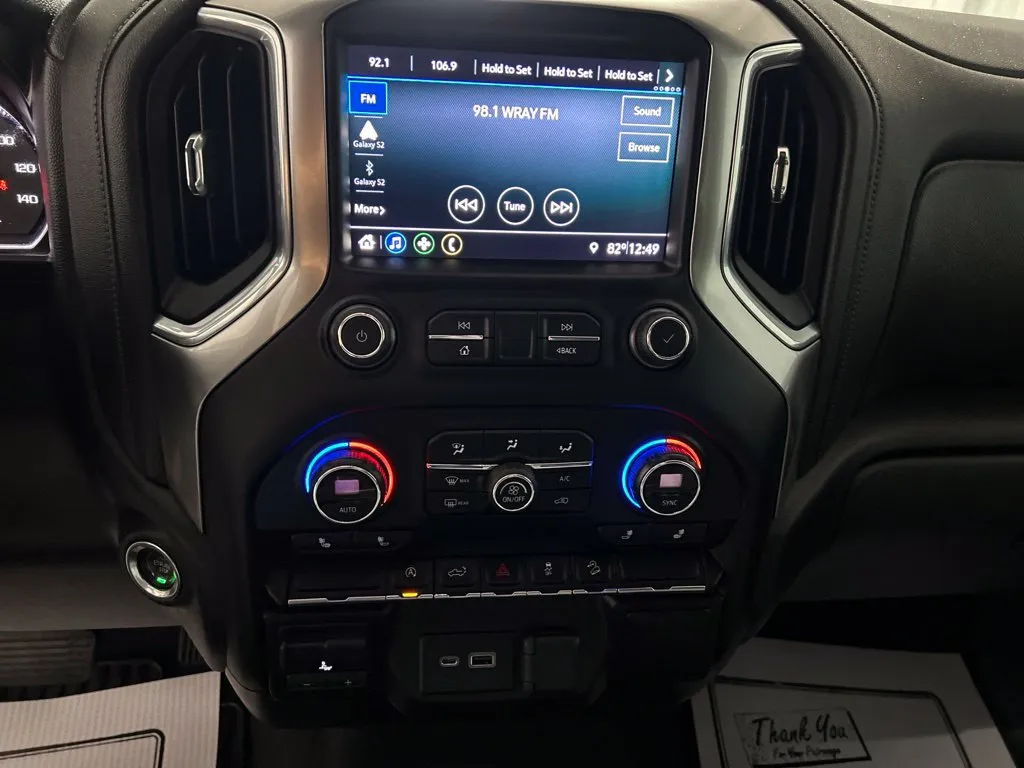 Chevrolet Silverado photo 29
