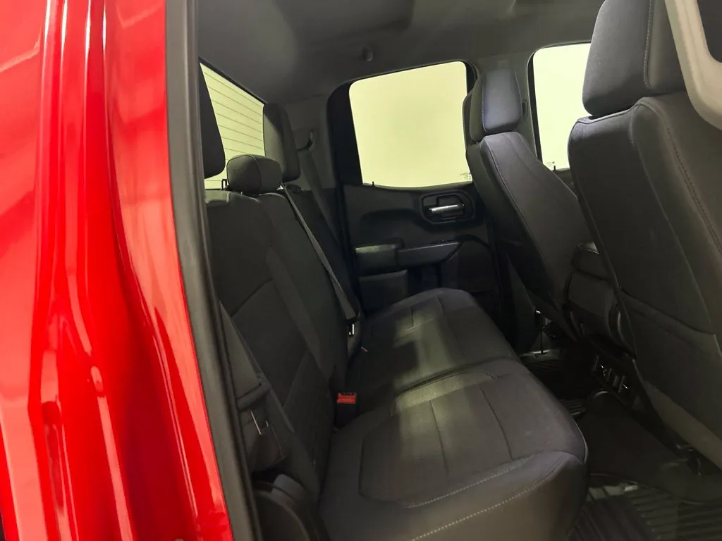 Chevrolet Silverado photo 22
