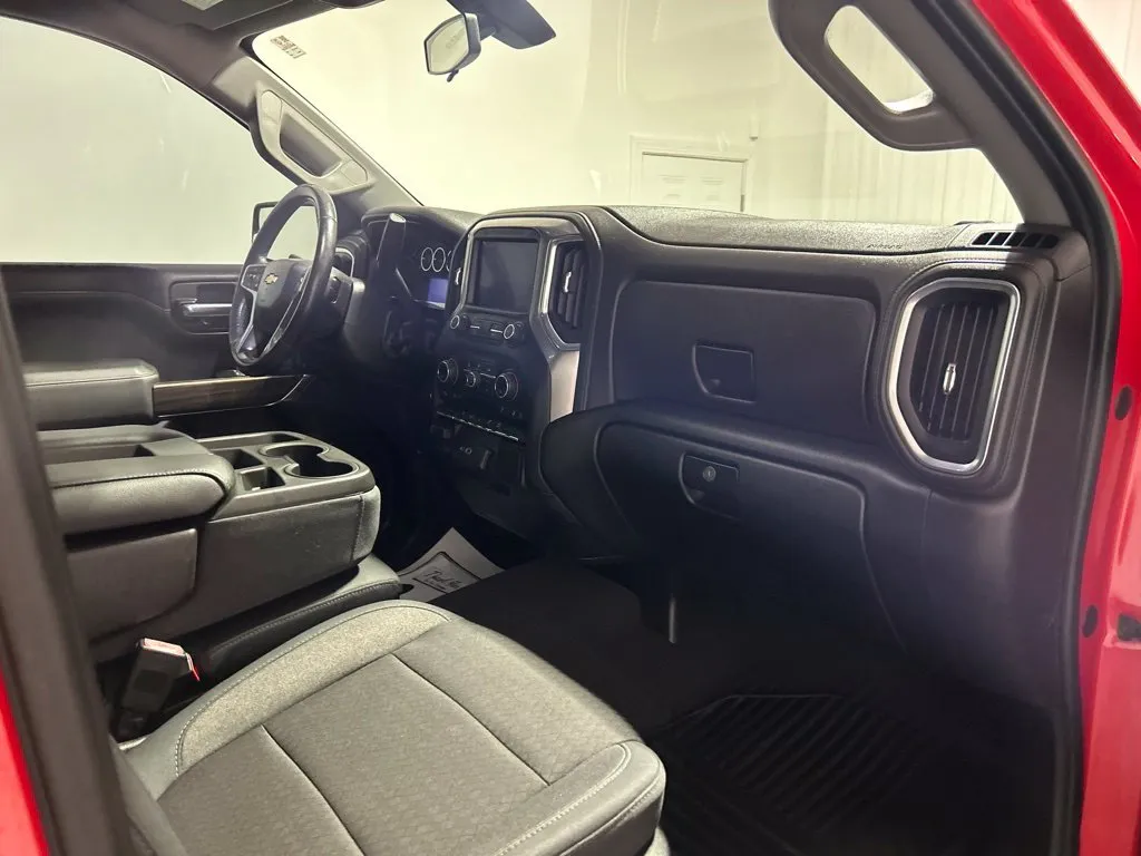 Chevrolet Silverado photo 18