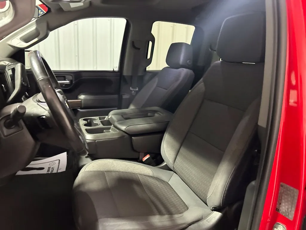 Chevrolet Silverado photo 15
