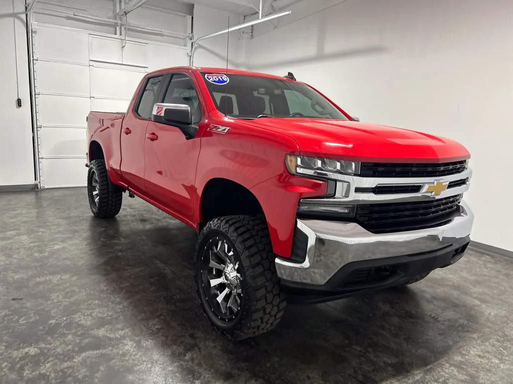 Chevrolet Silverado photo 5