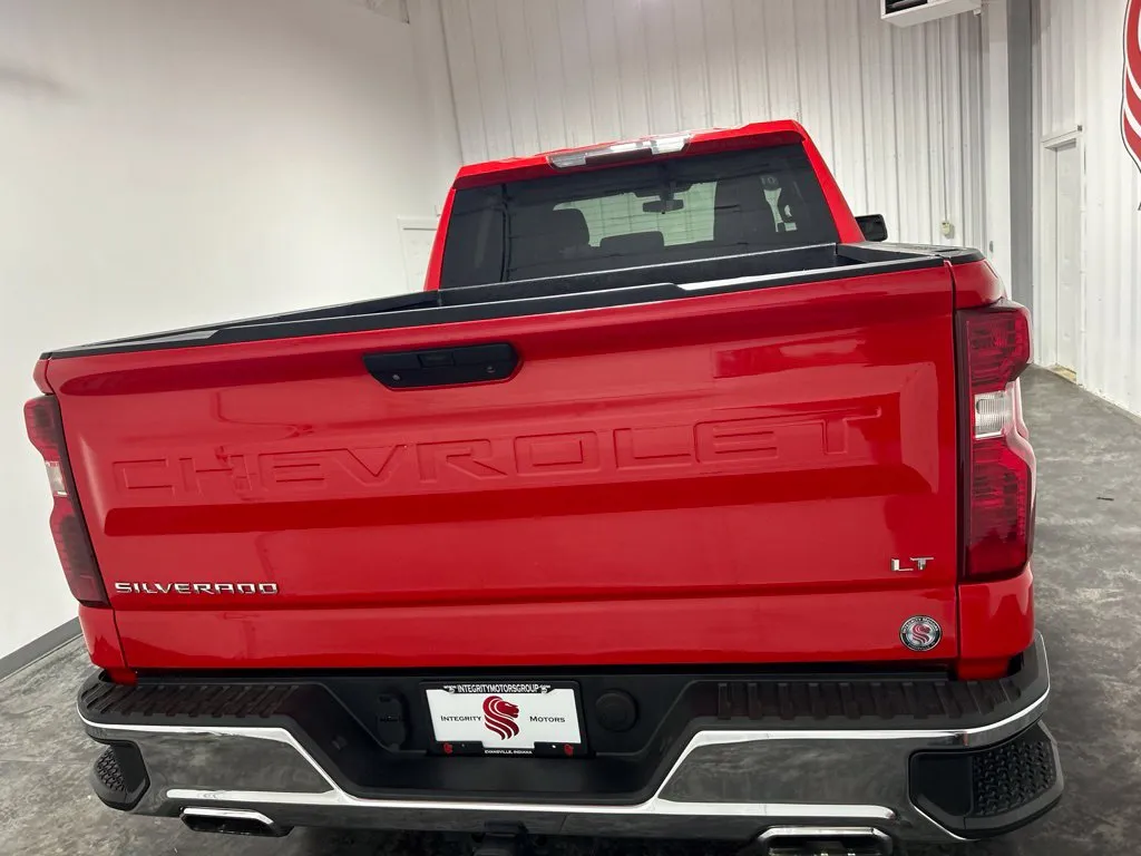 Chevrolet Silverado photo 4