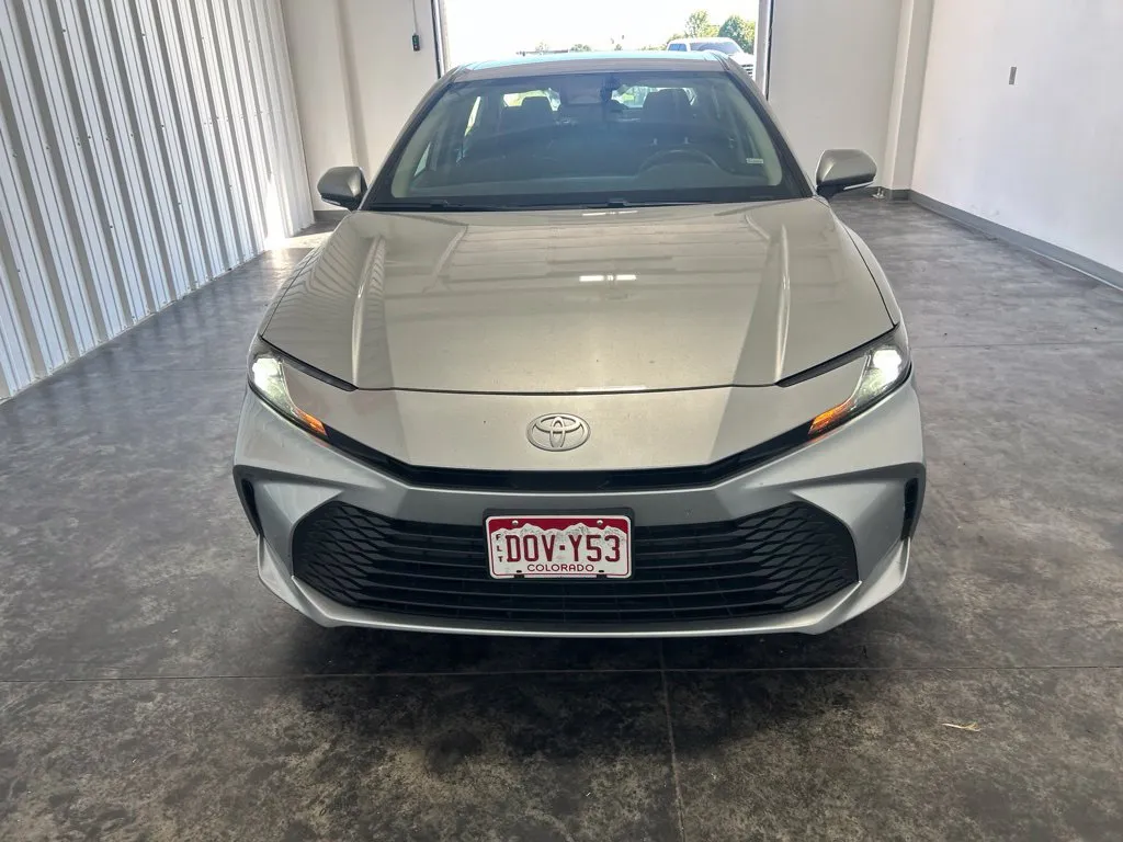 Toyota Camry photo 6