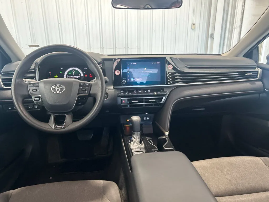 Toyota Camry photo 17