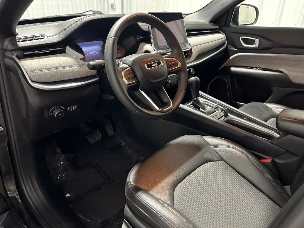 Jeep Compass photo 8