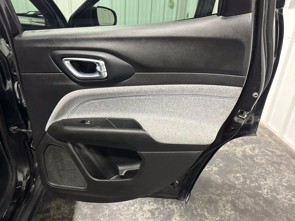 Jeep Compass photo 17