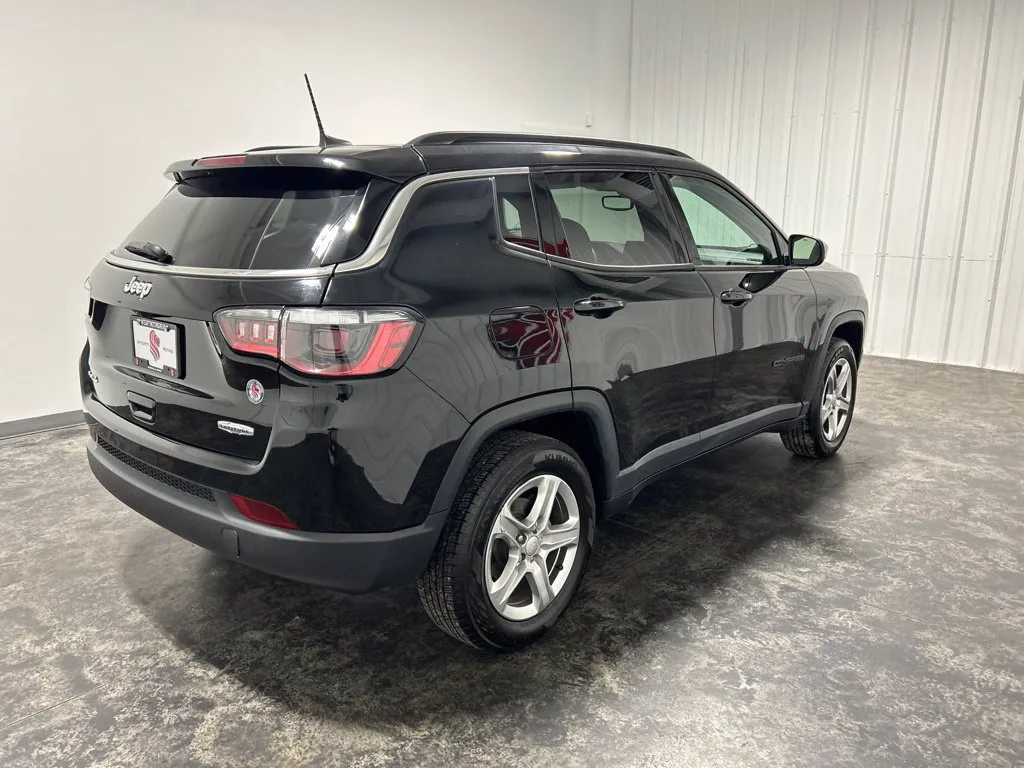 Jeep Compass photo 4