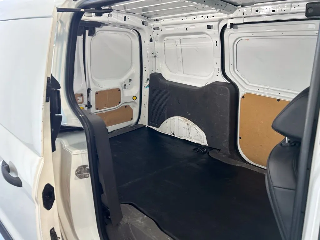 Ford Transit Connect photo 11
