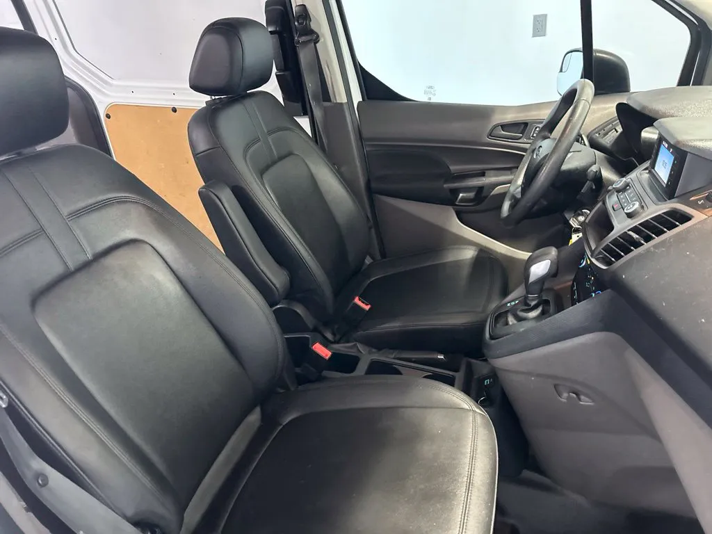 Ford Transit Connect photo 14