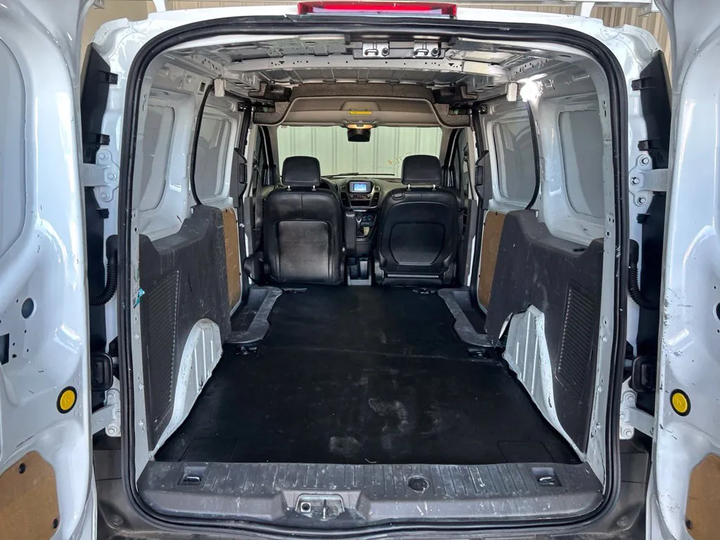 Ford Transit Connect photo 10