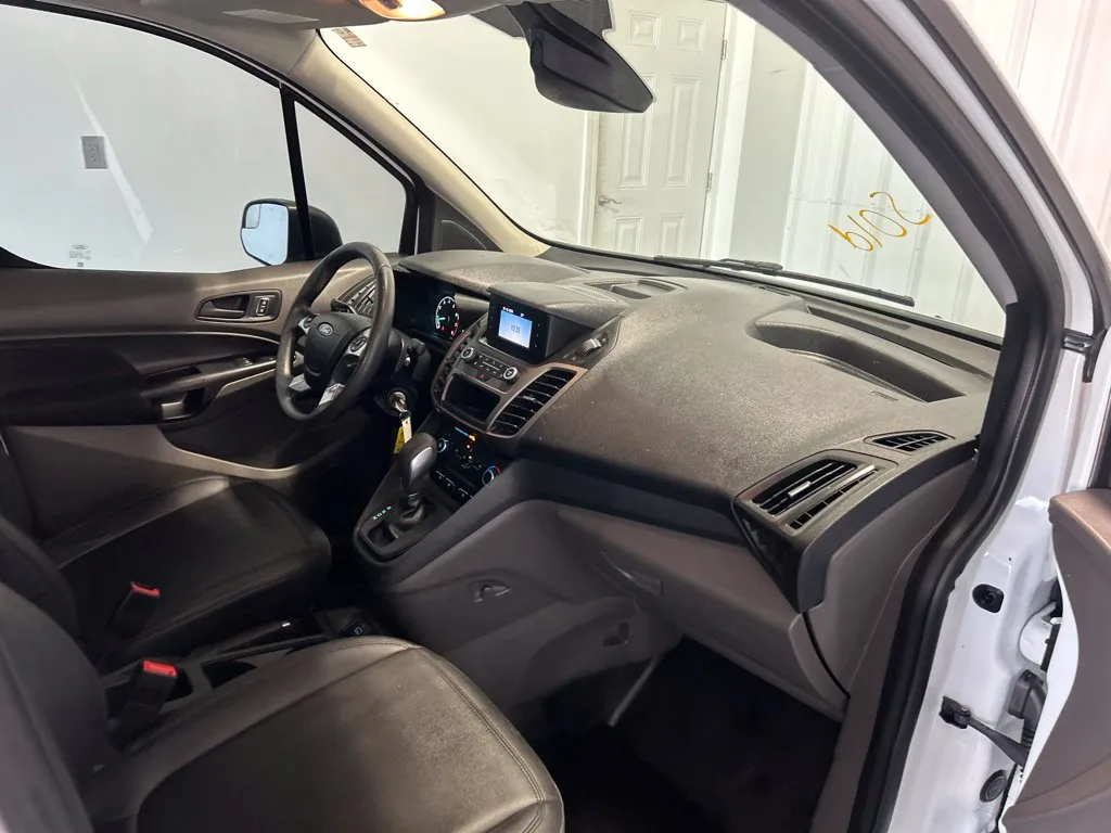 Ford Transit Connect photo 13