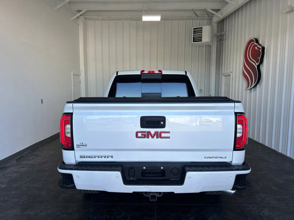 GMC Sierra photo 3