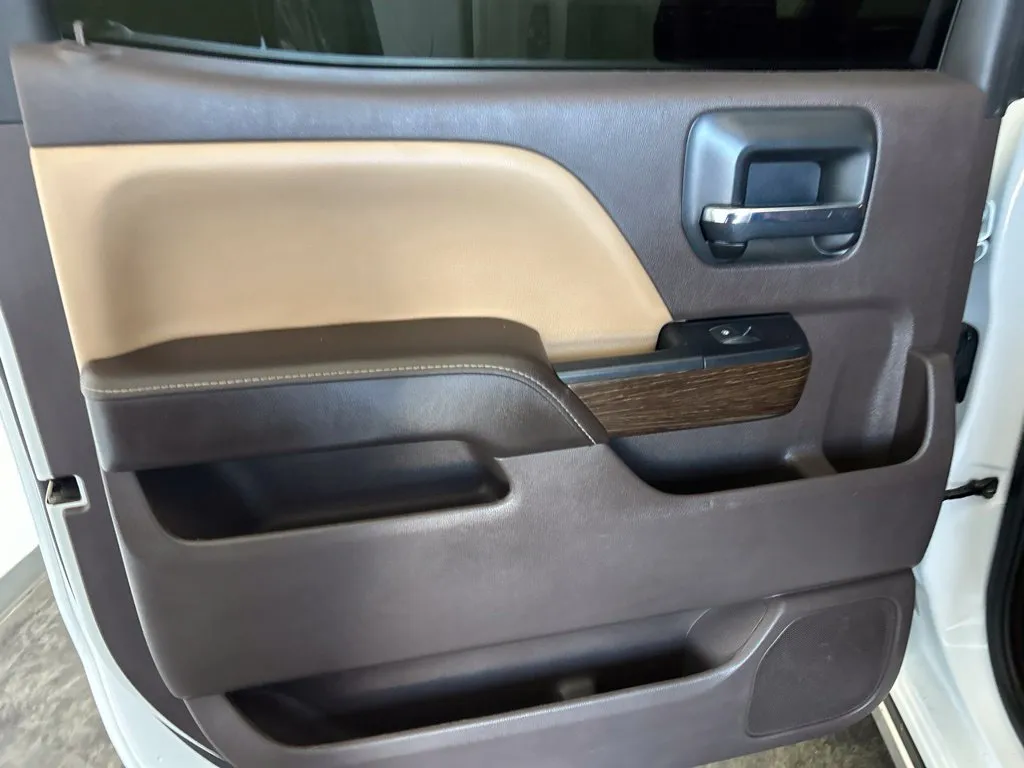 GMC Sierra photo 16