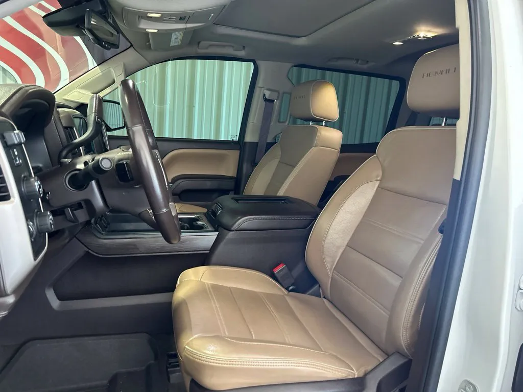 GMC Sierra photo 11